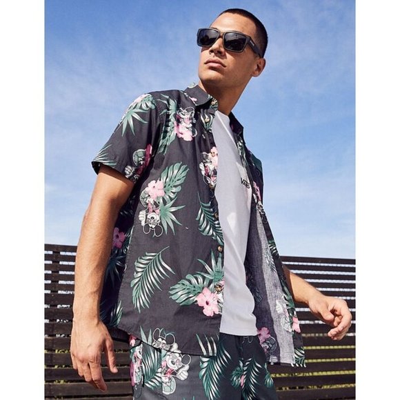 Disney x NEFF Men's Button Up Hawaiian Tropical Floral Camp Shirt Size M NWT - Picture 2 of 8